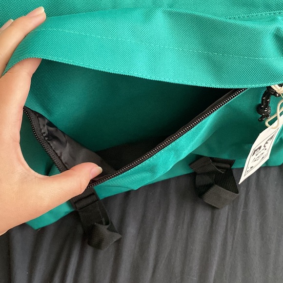 Back pack - Picture 2 of 7